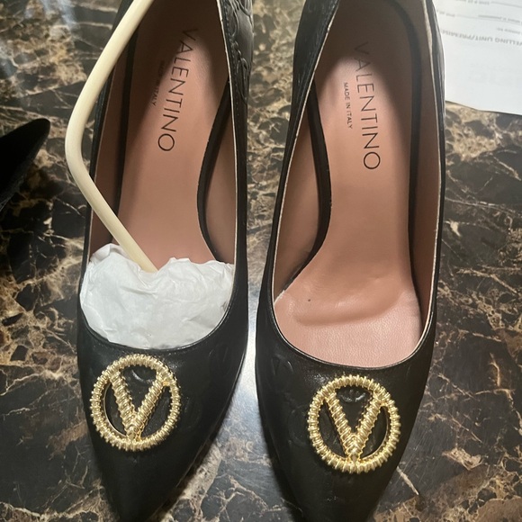 Brand Nee Valentino Black heels size 8 - Picture 1 of 7